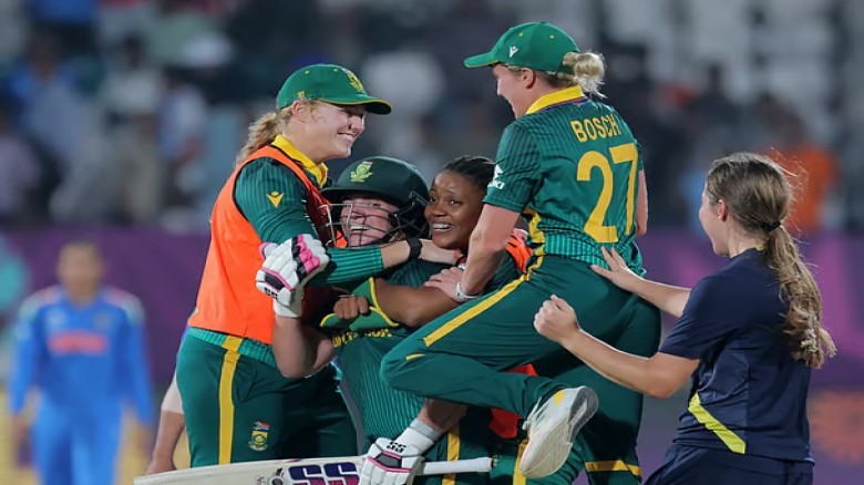 South Africa beat India in two-match ODI series with De Klerk's storm