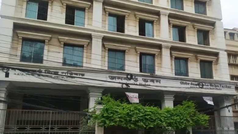 Allegations of voice grabbing, case against owner